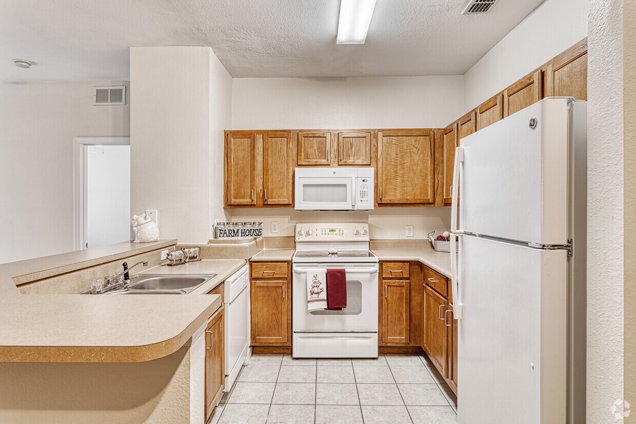 Villa Valencia Apartments in Orlando, FL