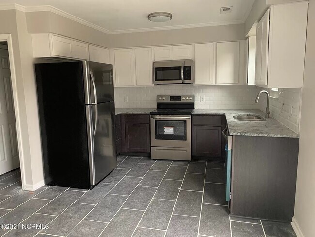 Foto del edificio - 8 Upton Ct