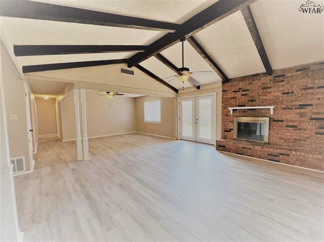 Building Photo - 4612 Summit Dr
