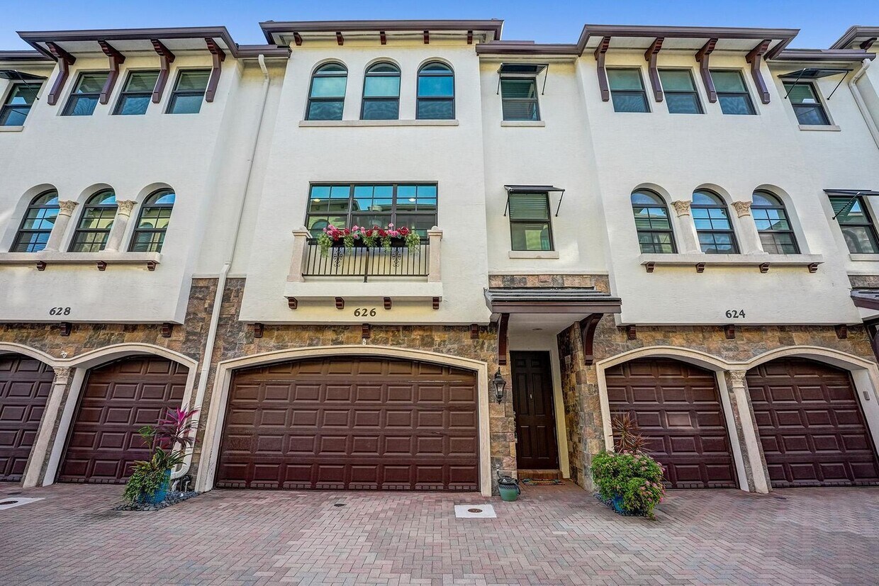 Foto principal - 626 Windward Cir