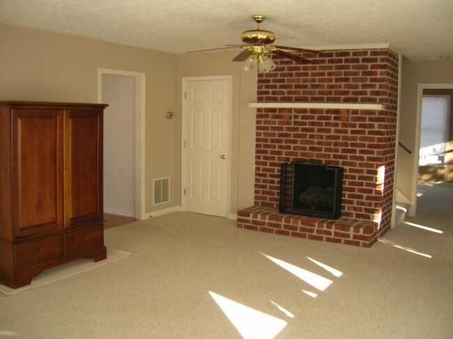 Building Photo - 25 Haney Rd