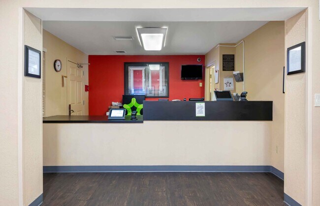 Foto del edificio - Furnished Studio-Jacksonville - Salisbury Rd. - Southpoint