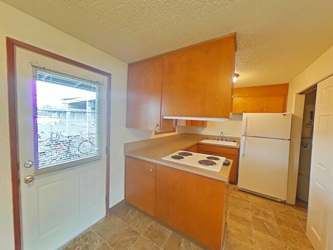 Foto del edificio - 2 Bedroom Apartment ~ Philomath ~ Small Pet Friendly