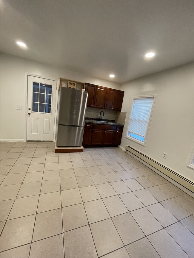 Building Photo - 49 Carroll St