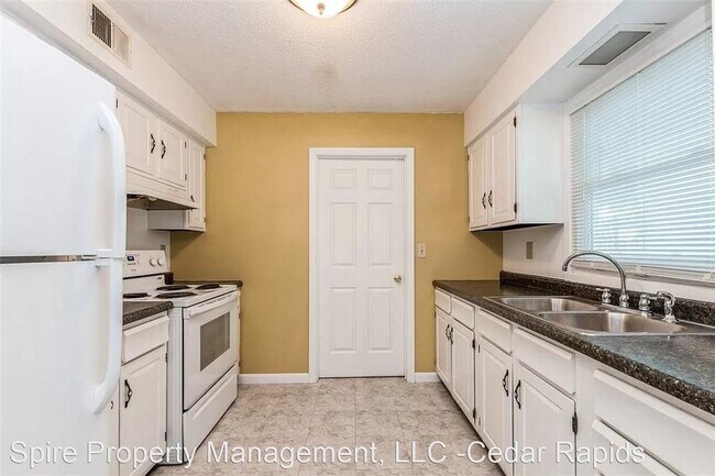 Building Photo - 3 br, 1 bath House - 1134 12th Street NE