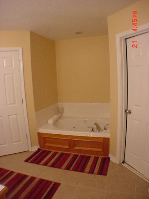 Building Photo - 1215 Commanche