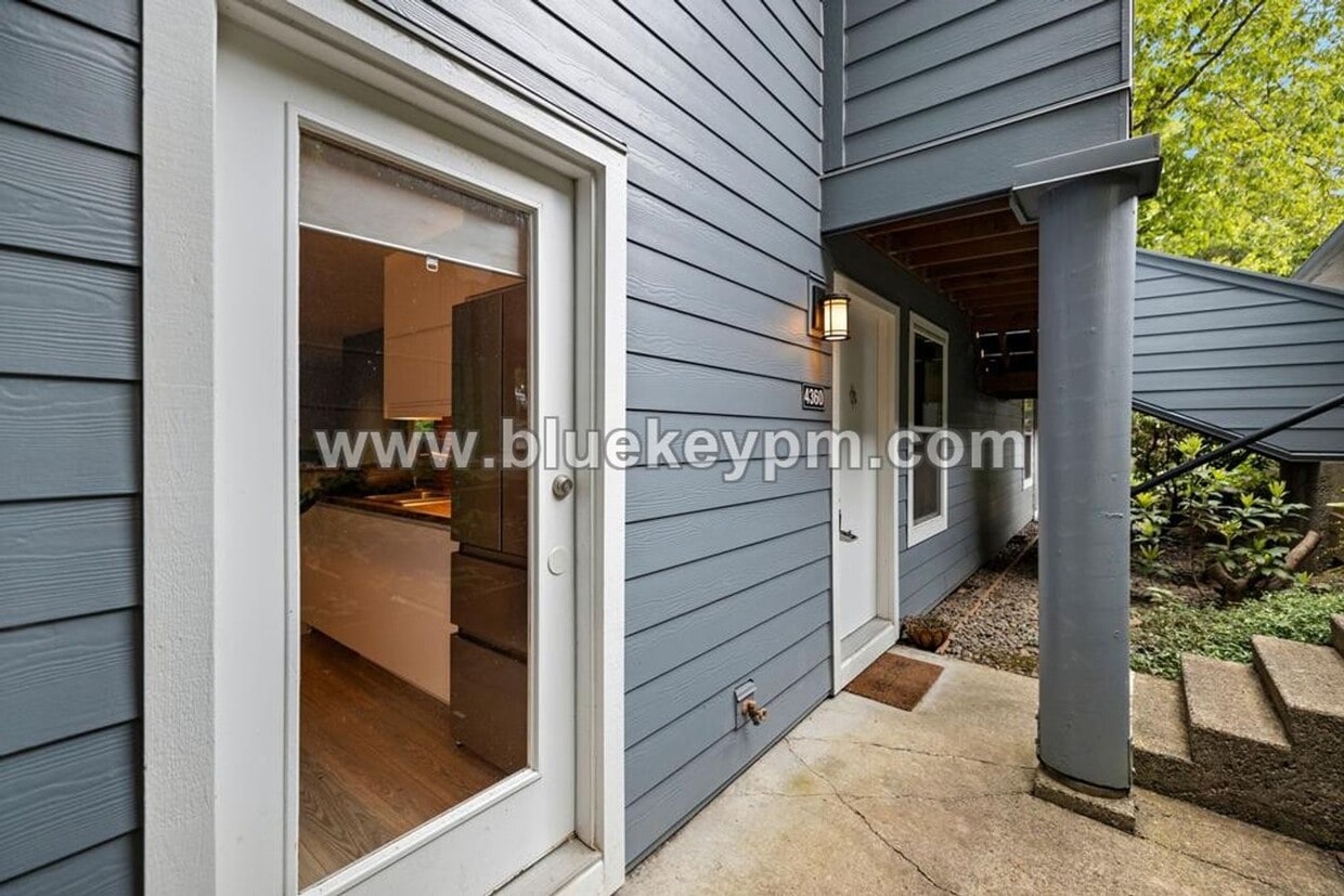 Primary Photo - 2 Bed, 1 Bath Condo at Franciscan Condomin...