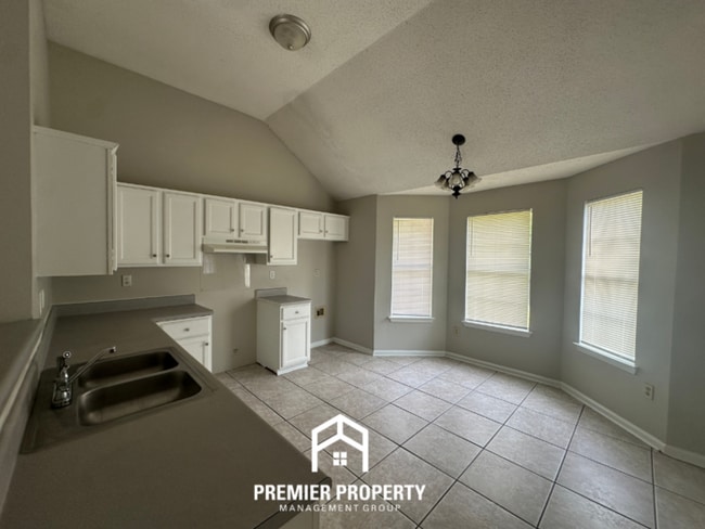 Building Photo - 6994 Manslick Rd