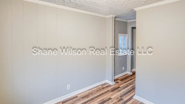 Building Photo - 5327 Lee Ave