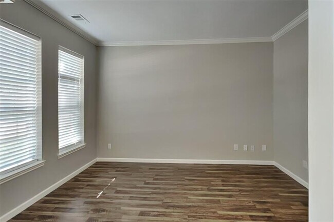 Building Photo - 10051 Rio Bravo Rd