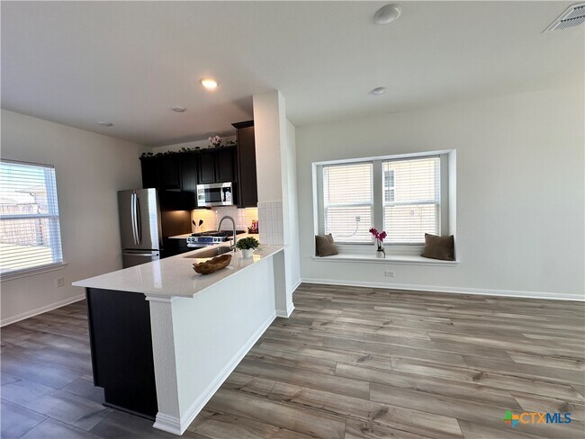 Foto del edificio - 124 Rollingwood Dr