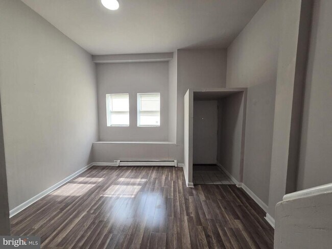Foto del edificio - 412 N Simpson St