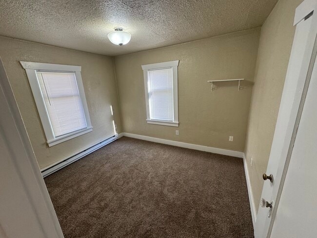 Dormitorio 2 - 1568 3rd St NE