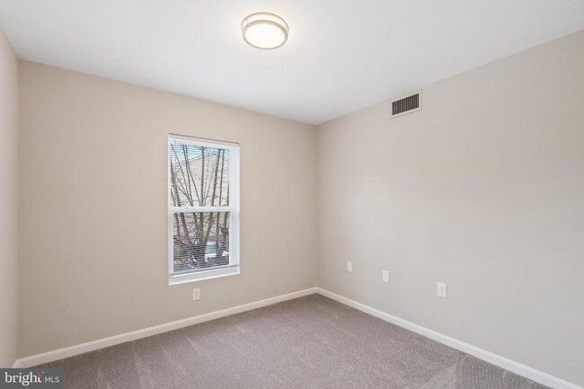 Building Photo - 18421 Lotus Ct