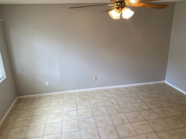 Building Photo - 2 br, 2.5 bath House - 12130 PEPPERDINE PL