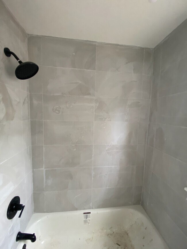 Building Photo - 6704 Oakley St