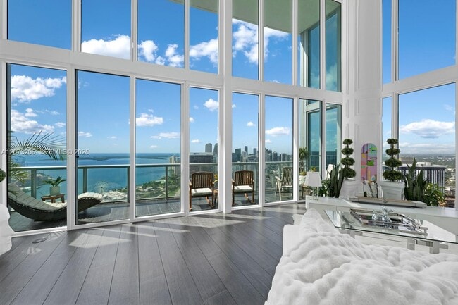 Foto del edificio - 888 Biscayne Blvd