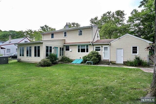 Building Photo - 156 Spring Ln