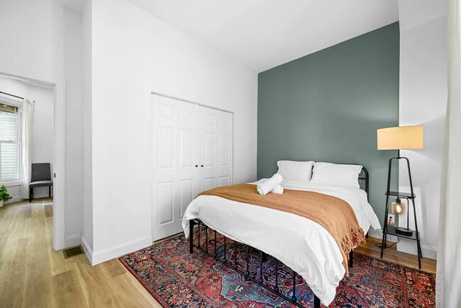 Foto del edificio - 906 Villa Ave