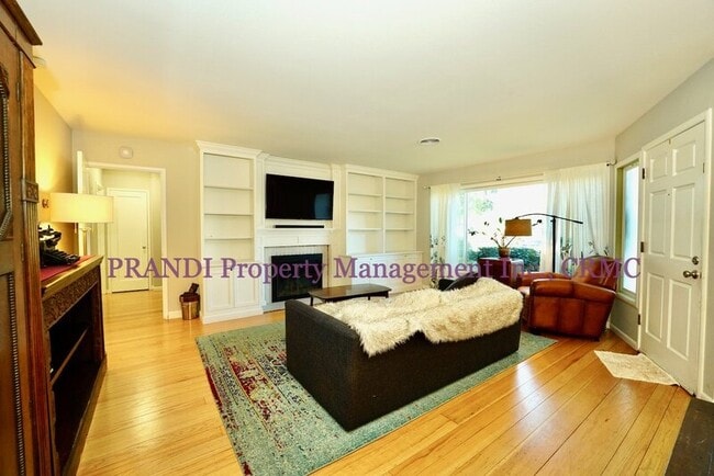 Building Photo - 1501 Park Ct
