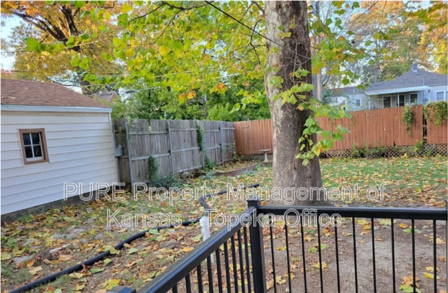 Foto del edificio - 310 SW Hillside Dr