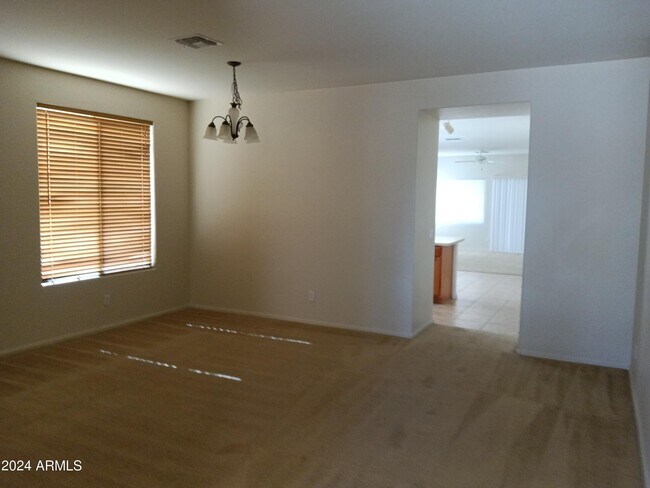 Foto del edificio - 15974 W Evans Dr