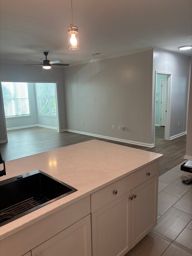 Foto del edificio - 100 Bucksley Ln
