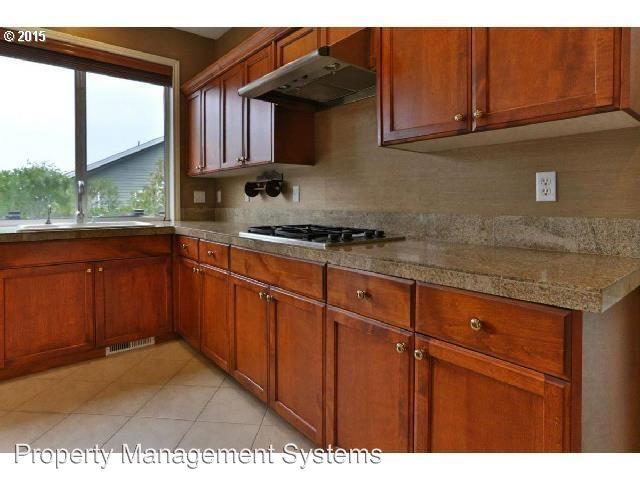 Building Photo - 9087 SE Highgate Dr