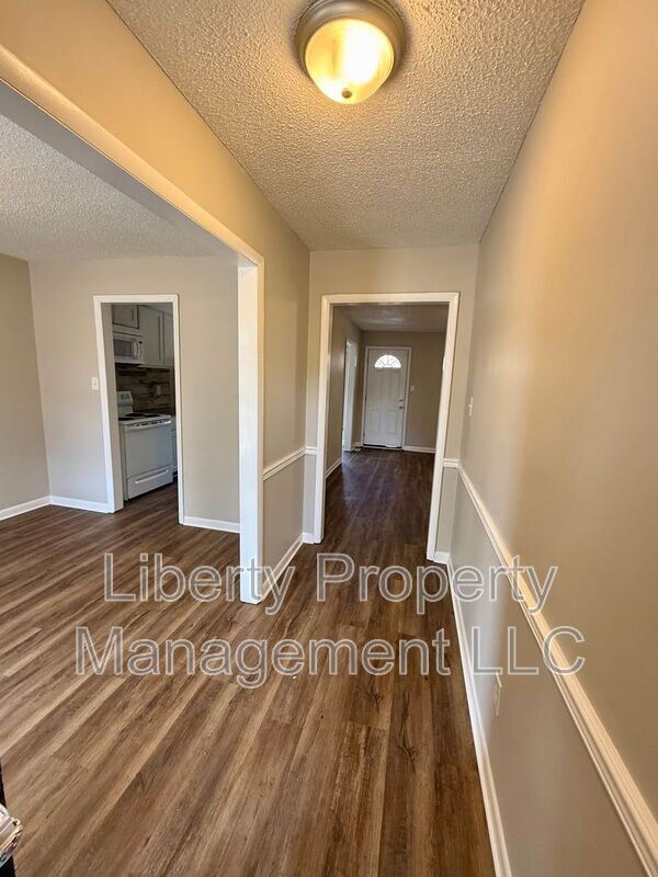 Foto del edificio - 6512 Sudbury Dr