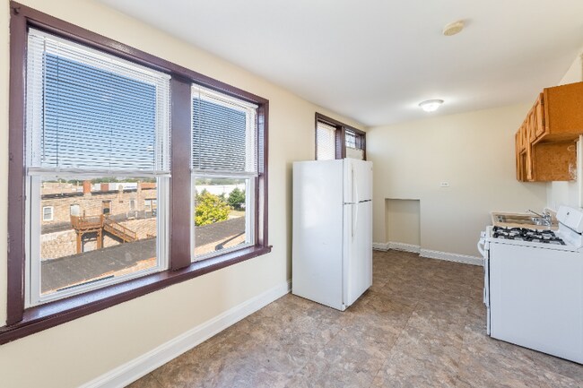 Building Photo - 1206 S 57th Ave