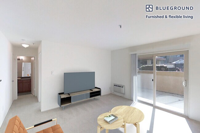 Building Photo - 1600 Villa St