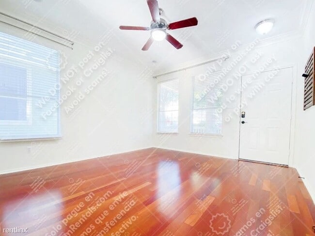Building Photo - 3 br, 2.5 bath House - 10305 Laredo Dr