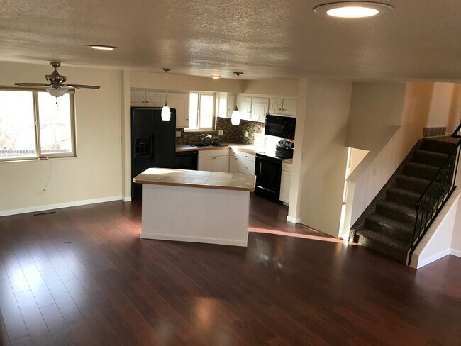 Building Photo - 4080 Iron Horse Trail