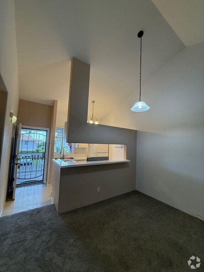 Building Photo - 75-6081-6081 Ali‘i Dr