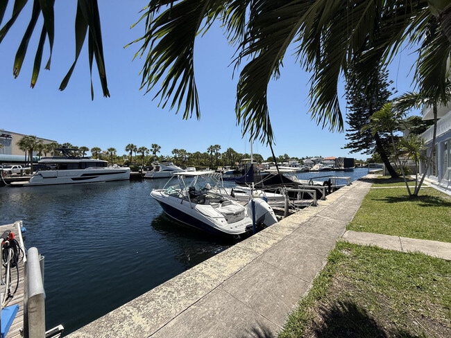 Building Photo - 13155 Ixora Ct