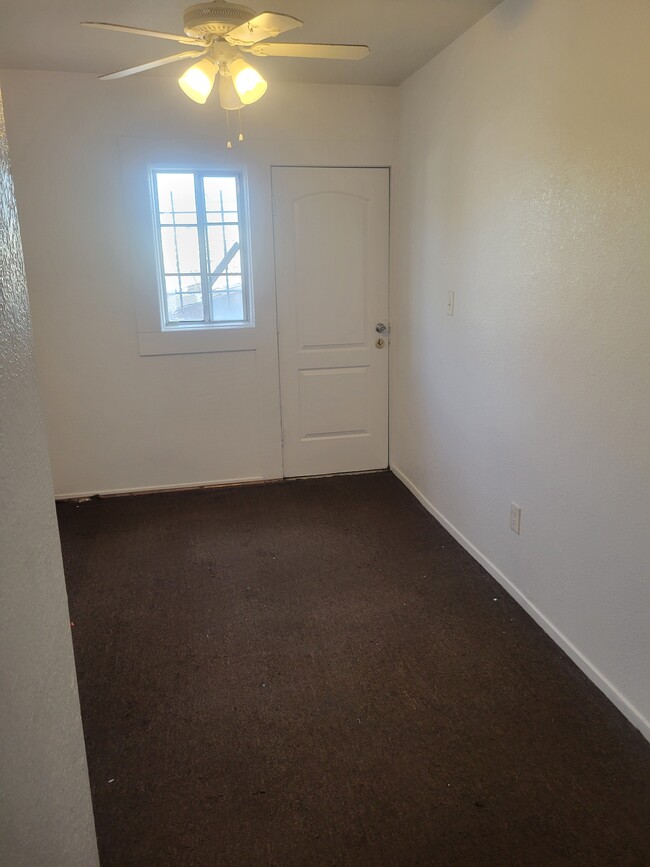 Foto del edificio - 421 E 56th St