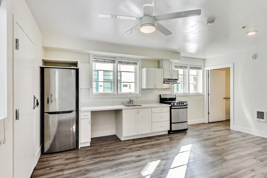 Primary Photo - Beautiful Luxury Apartment at the Rose on ...