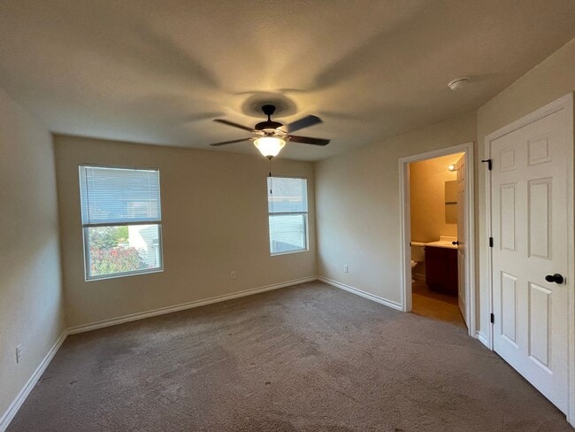 Building Photo - Town home for rent