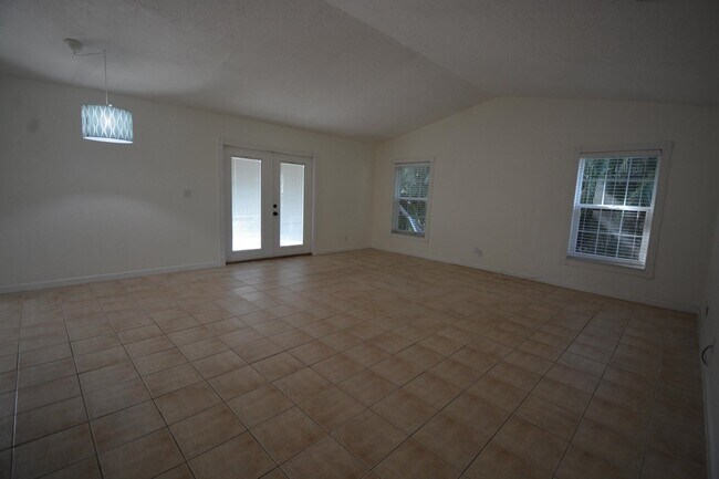 Foto del edificio - 1379 Pinetta Cir