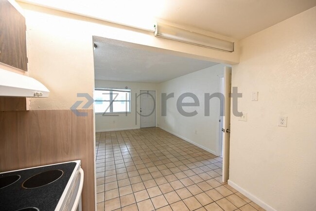 Building Photo - Unit Unit 1