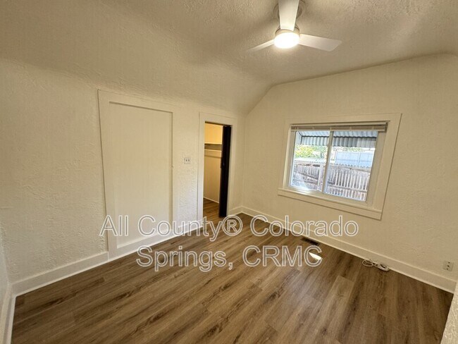 Foto del edificio - 2430 W Vermijo Ave