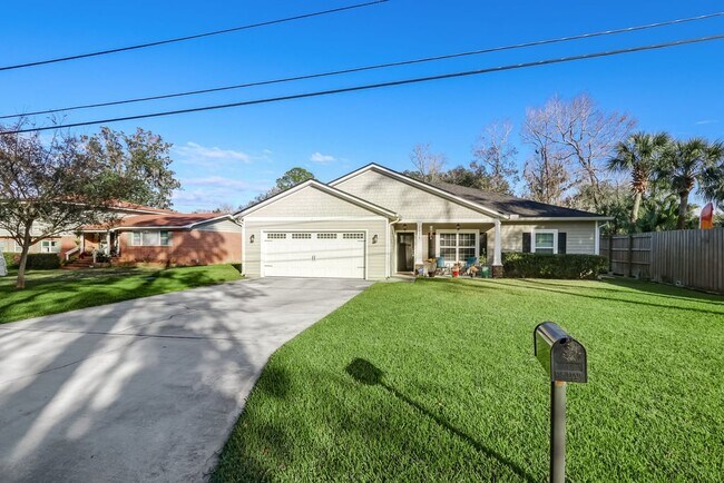 Building Photo - 2021 Holly Oaks River Dr