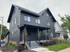 Building Photo - 712 11th Ave SE