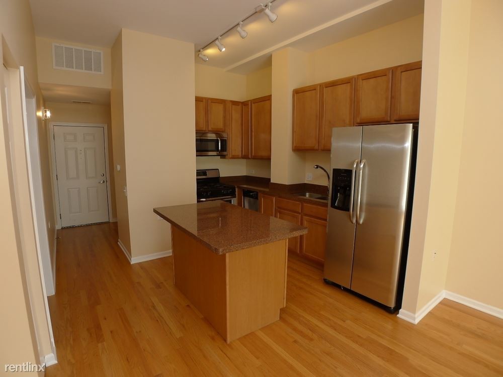 Primary Photo - 1 br, 1 bath Condo - 1038 E 47th St