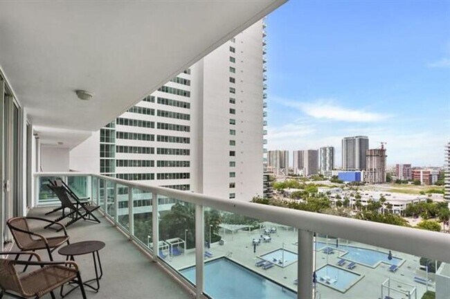 Foto del edificio - 1800 N Bayshore Dr