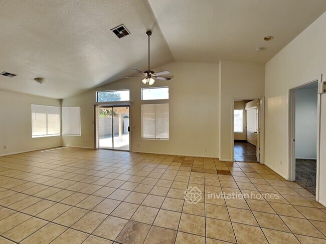 Foto del edificio - 9970 W Monterosa Ave