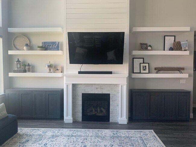 Building Photo - Spacious 5-Bed Home in Bluffdale