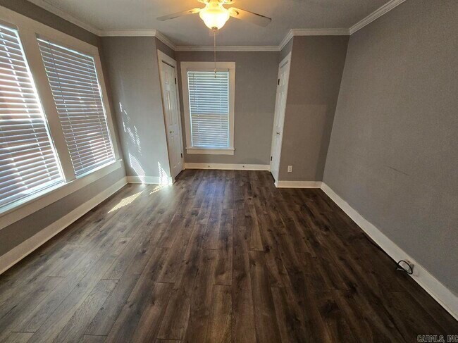 Foto del edificio - 611 N Pierce St