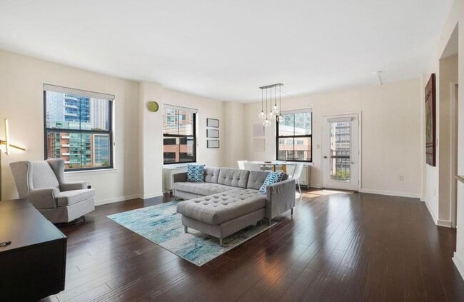 Building Photo - 1 Greene St