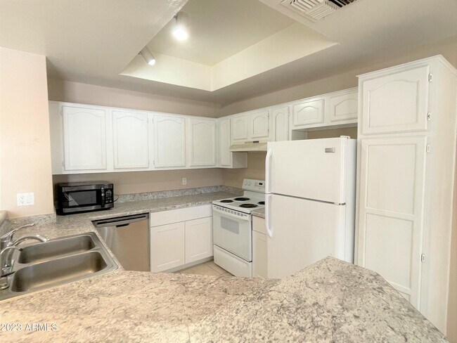 Foto del edificio - 11666 N 28th Dr